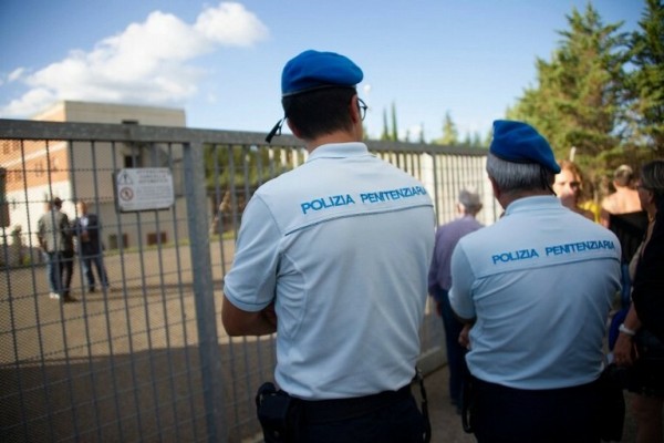 Fornitura di uniformi operative estive per il personale del Corpo di polizia penitenziaria