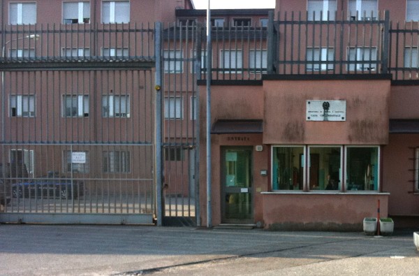 Probabile suicidio a Como, siamo a 32 detenuti e 4 agenti - Comunicato stampa