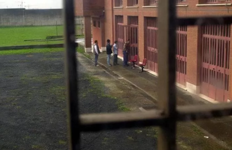 La Repubblica: Casal del Marmo, agente aggredito da due detenuti. Il ministero: “Saranno trasferiti”